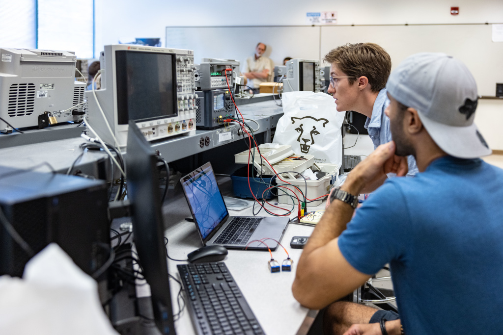 Students working in a lab