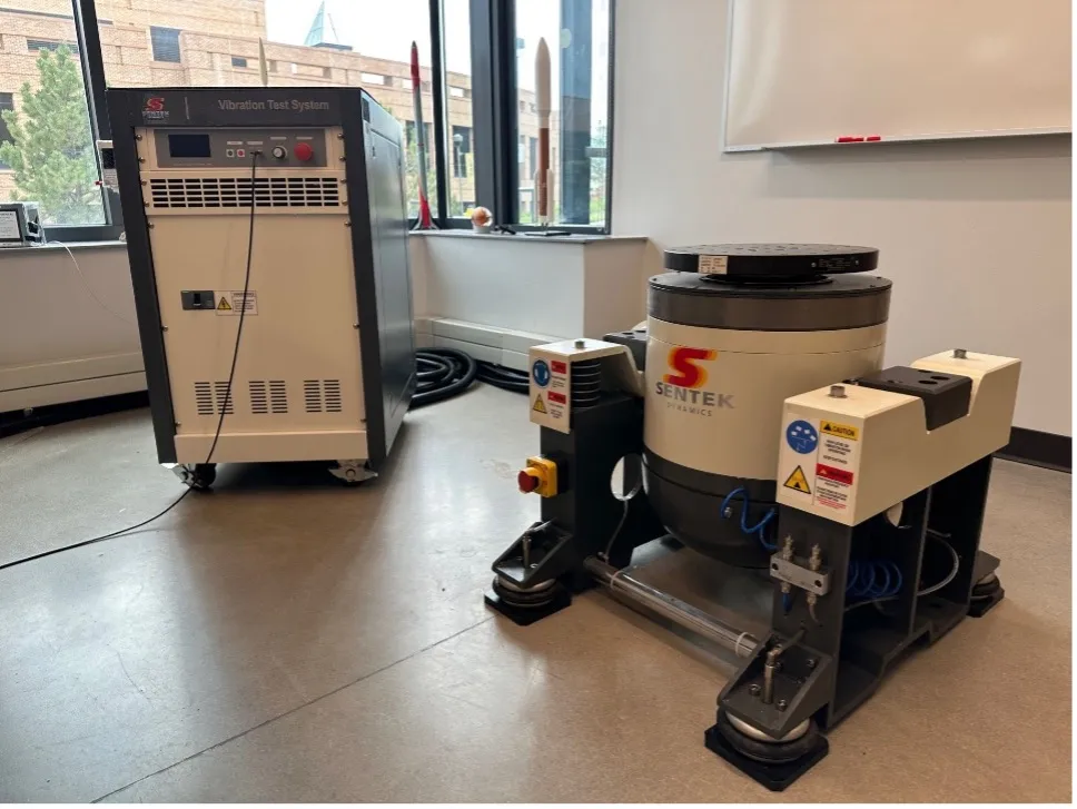 Sentek Dynamics L0111A low-force air-cooled electrodynamic shaker and Crystal Instruments Controller
